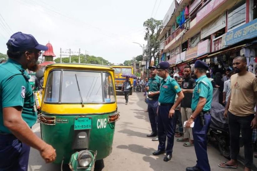 সিলেটে ট্রাফিক আইন লঙ্ঘন: তিনদিনে ২৪৮ মা ম লা