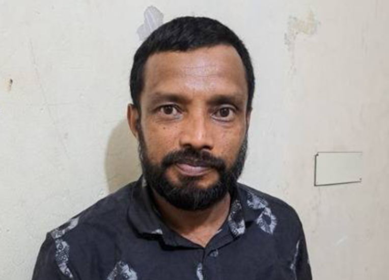 আম্বরখানায় বিপুল পরিমাণ ই য়া বা স হ যুবক গ্রে ফ তা র