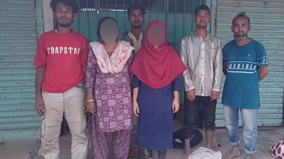 মৌলভীবাজার সীমান্তে আটক ৫৯ জনকে থানায় হস্তান্তর